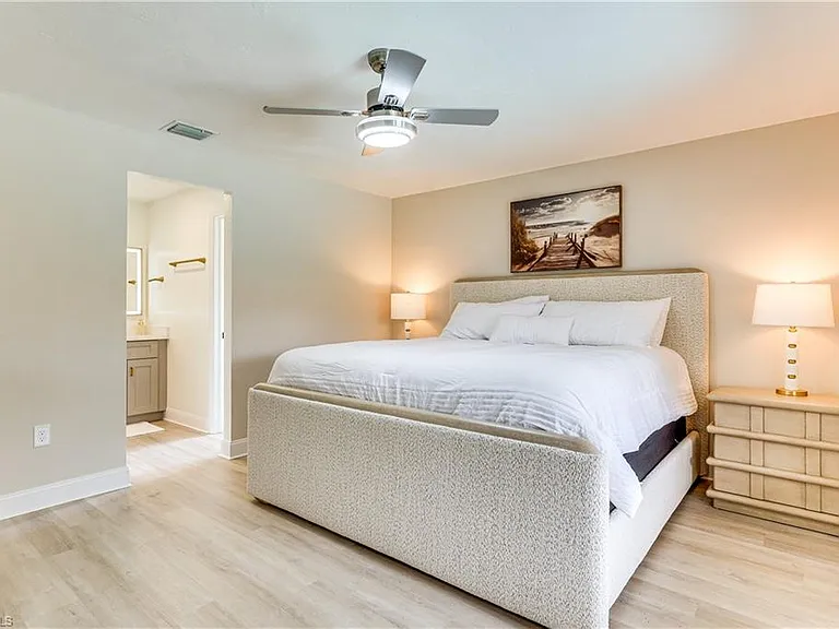 6030 Perthshire Ln — Photo 17