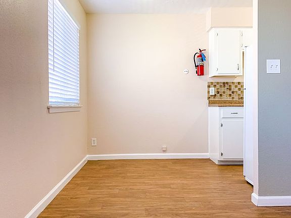5th image of 304 Whispering Sands Ct SE APT D