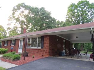 1131 2nd St, Blue Ridge, VA 24064