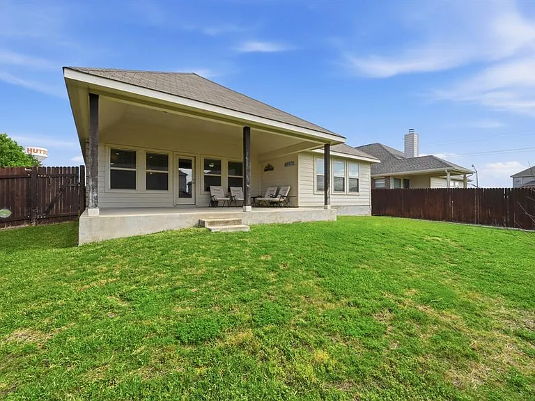 703 N Emory Cv — Photo 9
