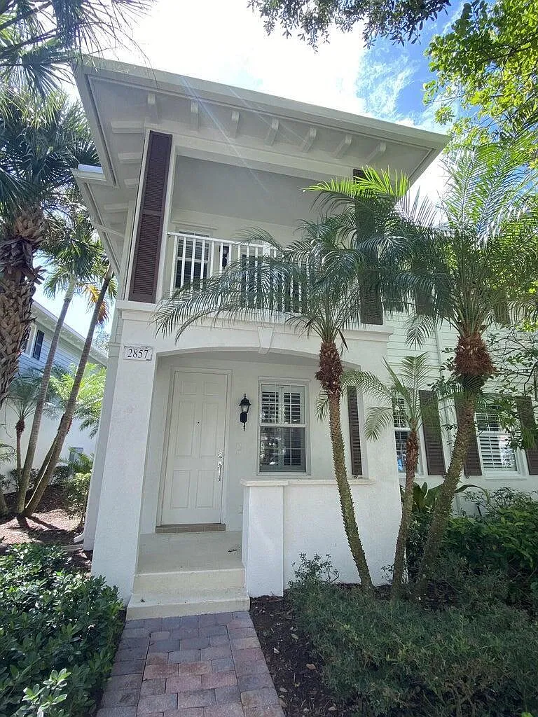 3 bed, 2.5 bath, 1670 sqft, $6,000 — Photo 1