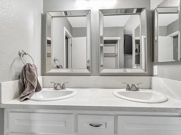 1060 Saint Andrews Dr — Photo 27
