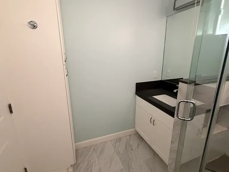 6833 Rhea Ave — Photo 10