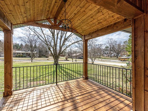 5th image of 104 Walden Cir