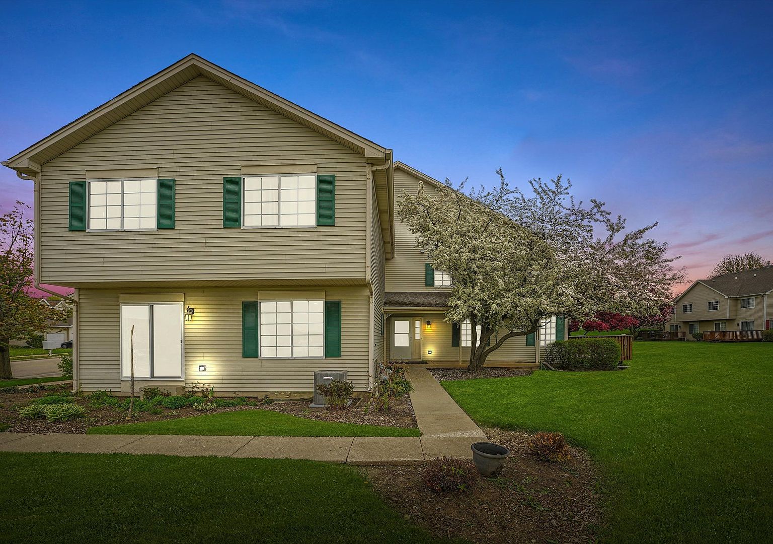 12 W Acorn Ln 12, Lake In The Hills, IL 60156 Zillow