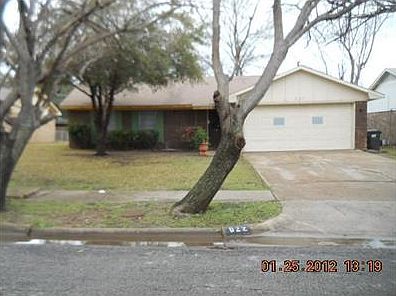 1st image of 822 Poinsettia Dr