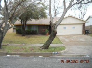 822 Poinsettia Dr, Lancaster, TX 75146