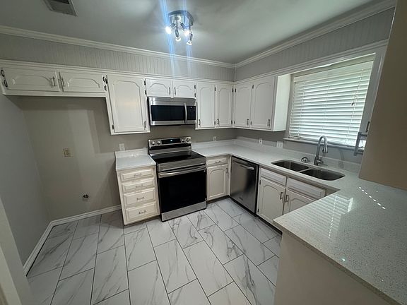 5th image of 332 Navajo Dr