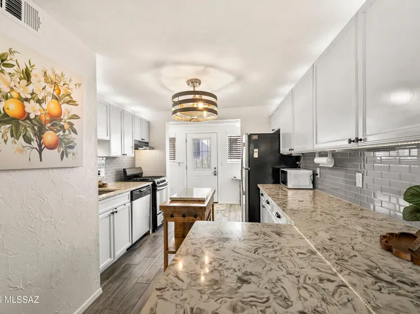320 S Paseo Cerro Unit D, Green Valley, AZ 85614
