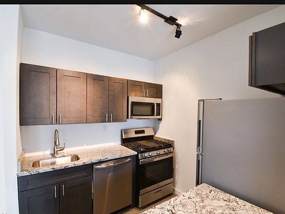 5th image of 100 Evergreen Pl APT 2E
