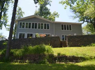 8932 E Nordman Dr, Syracuse, IN 46567
