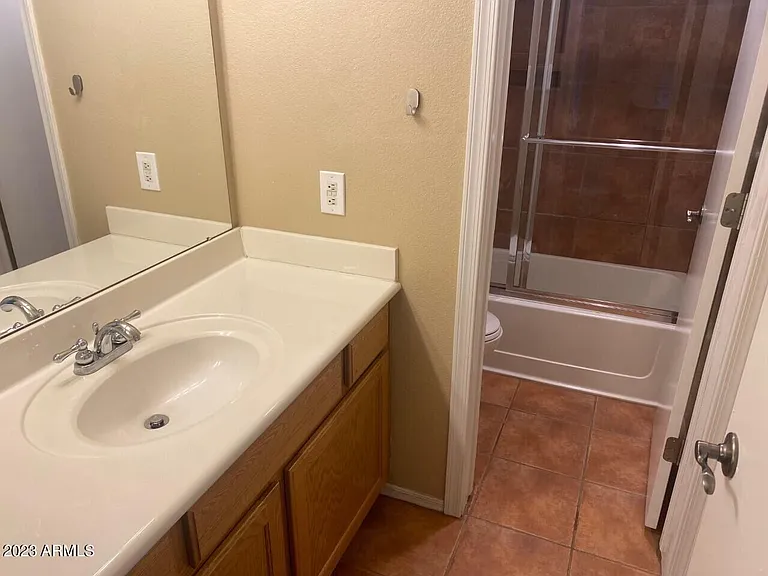 1880 E Morten Ave #106 — Photo 12