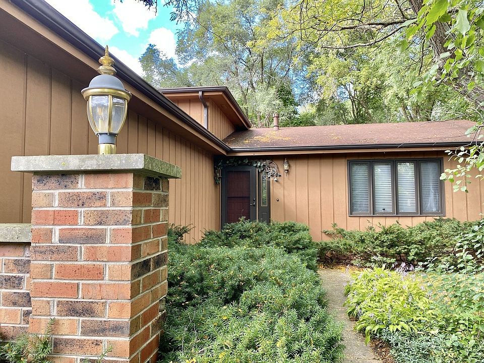 1st image of 496 Gerry St