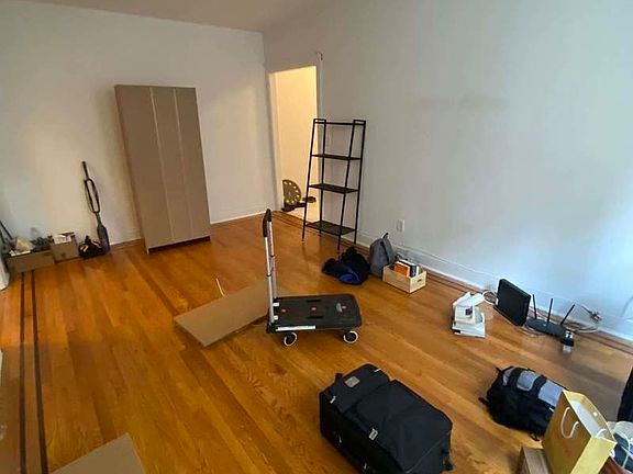 2nd image of 28-32 35th St #D3