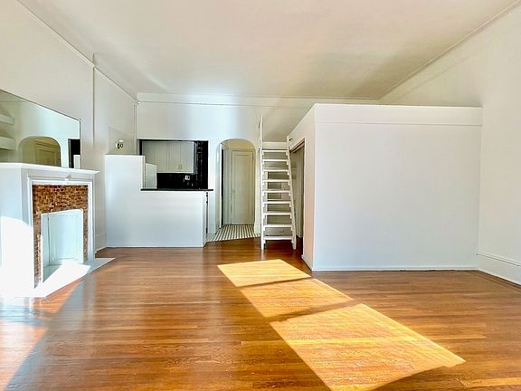 2nd image of 335 W 76th St APT 3A