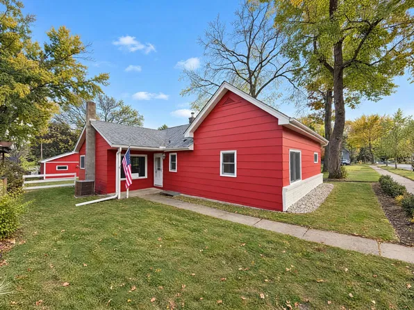 137 5th St N, Bayport, MN 55003