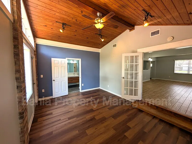 1510 E Shadowlawn Ave — Photo 9