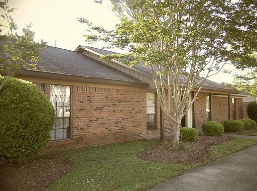 1st image of 135 Park Cir #A
