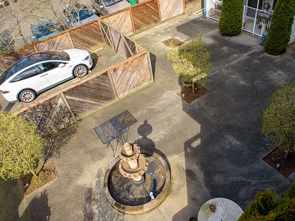 2nd image of 909 6th Ave N #301