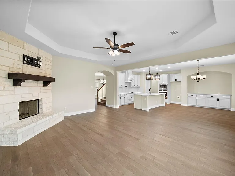 4434 Verbena St — Photo 17