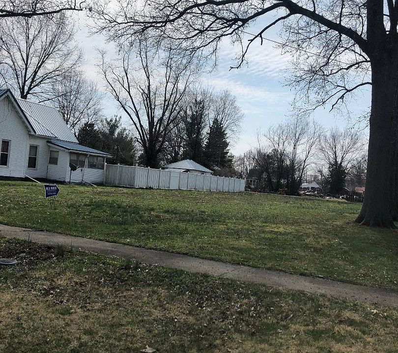 1st image of 213 W South Ave