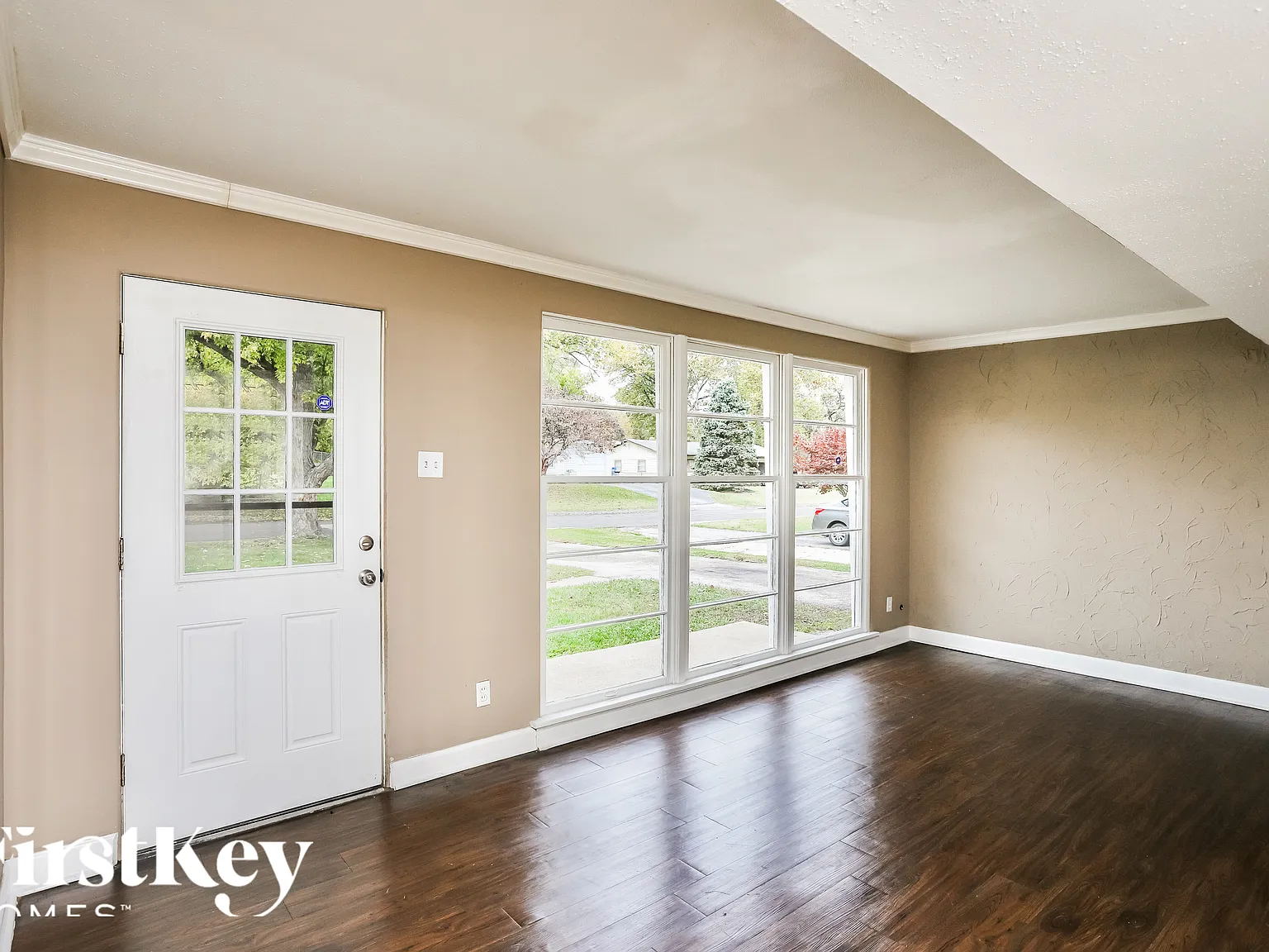4 bed, 1.0 bath, 1418 sqft, $2,020 — Photo 4