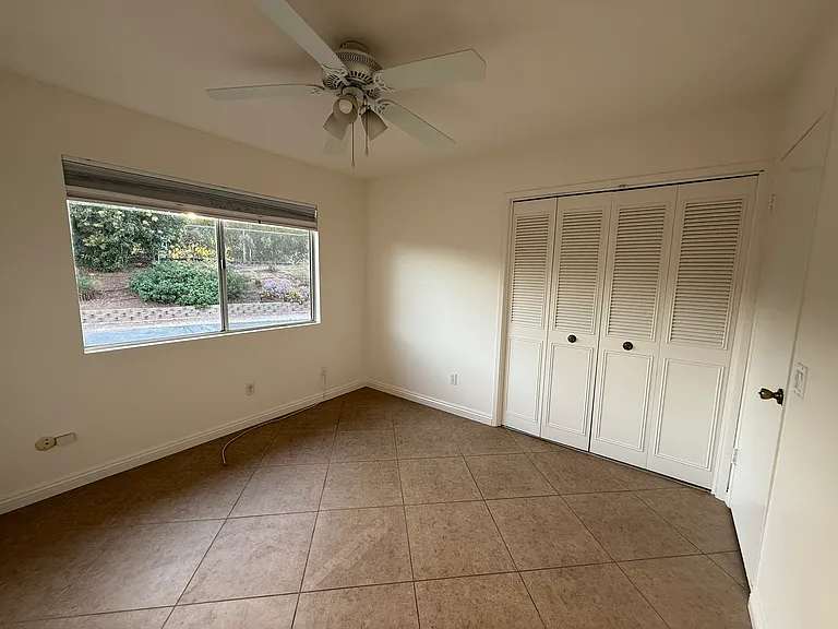 654 McGavran Dr — Photo 17