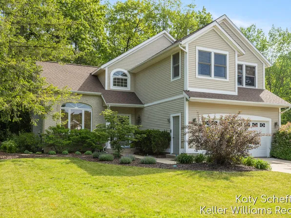 7446 Decosta Dr NE, Rockford, MI 49341