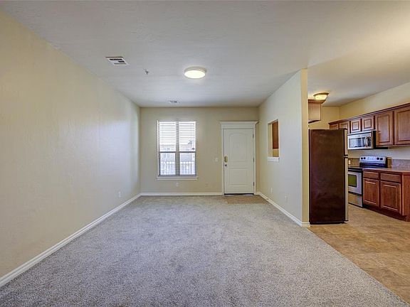 4th image of 1812 Alameda St Unit 324