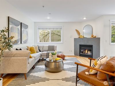 717 E Denny Way #2B, Seattle, WA, 98122