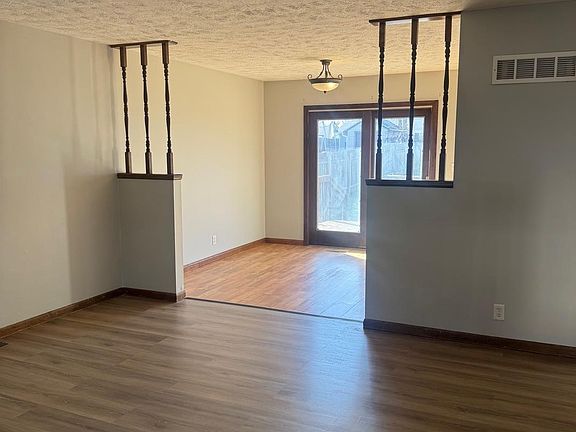 5th image of 5811 Queens Dr