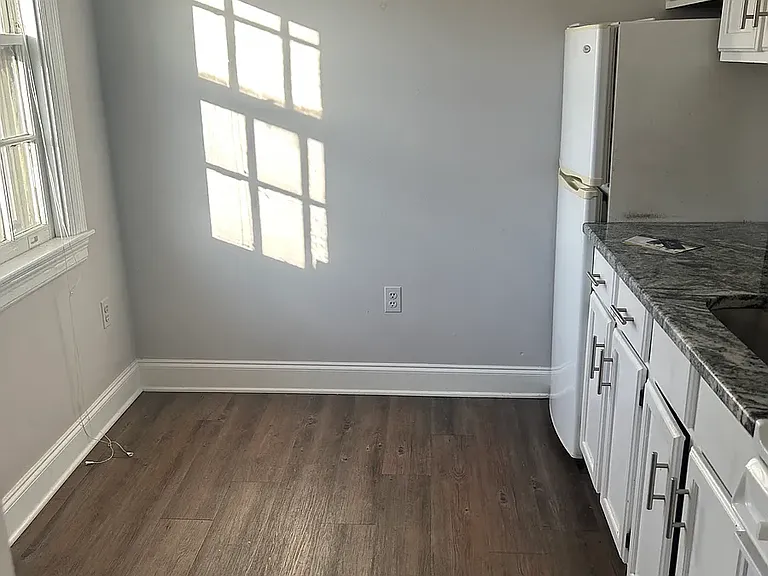 4 E Athens Ave #102 — Photo 2