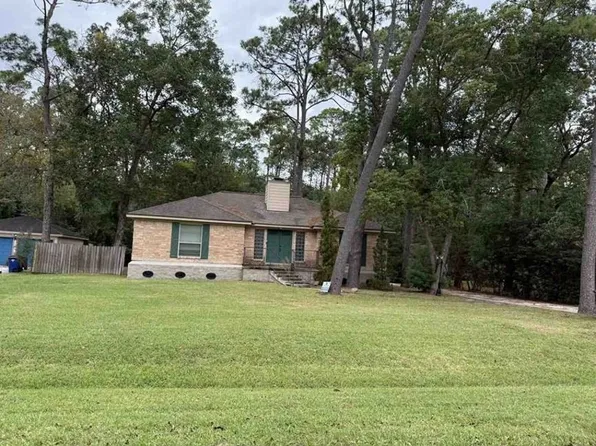 5201 Longshadow Dr, Dickinson, TX 77539