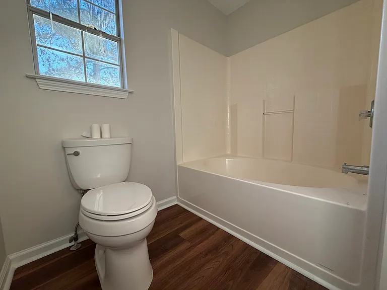 Master full bathroom