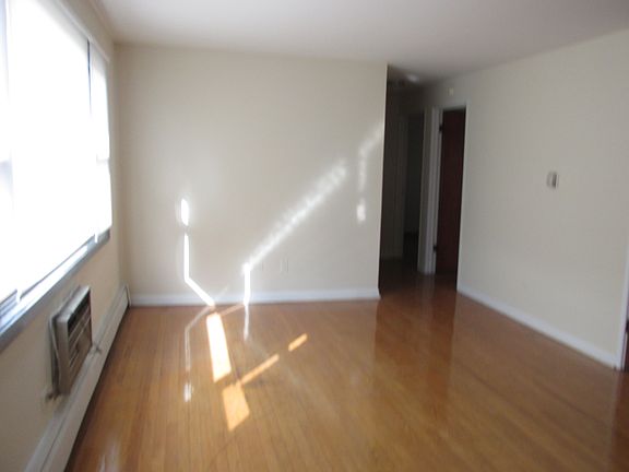 5th image of 7405 S Exchange Ave APT 3C