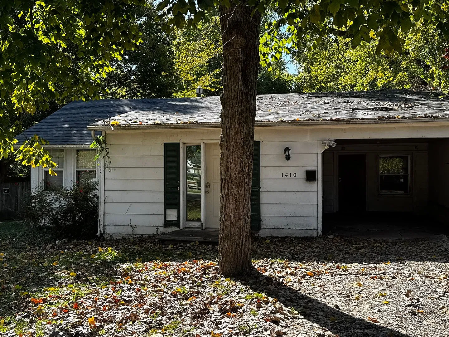 3 Bedroom House w/fenced in yard — Photo 2
