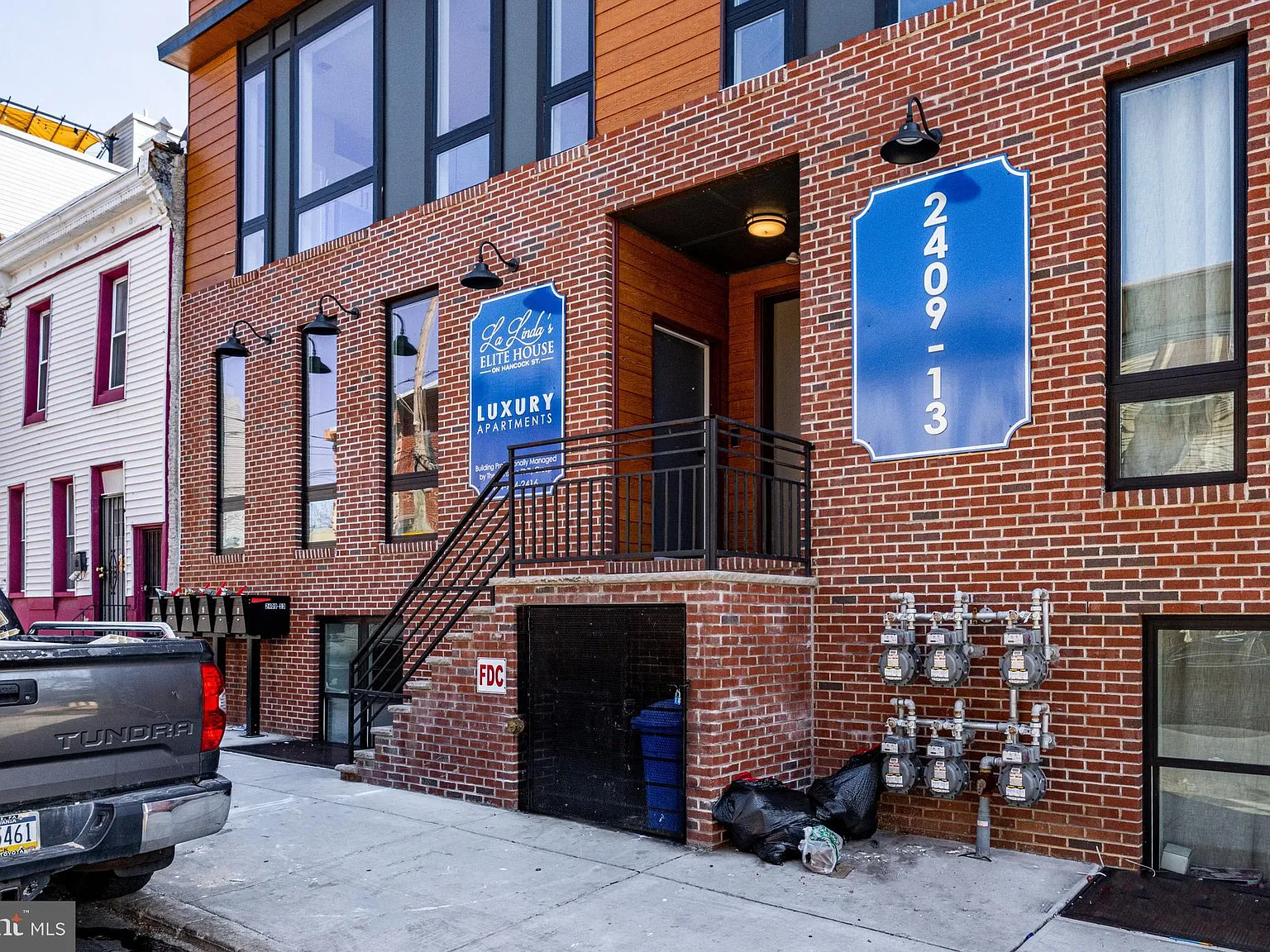 2 bed, 944 sqft, $1,800 — Photo 3