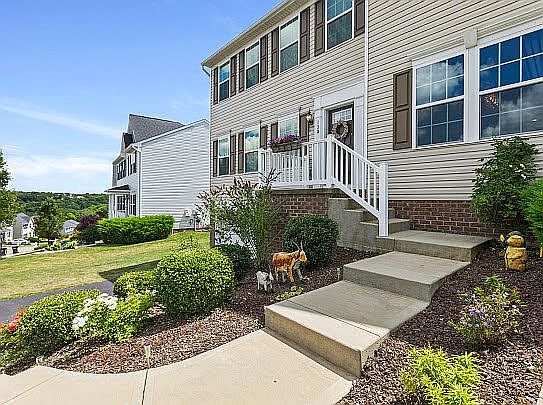 5th image of 130 Buckingham Dr