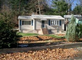 9 Acorn Trl, Oak Ridge, NJ 07438
