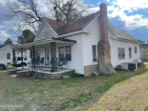 204 N West Avenue, Oak City, NC 27857