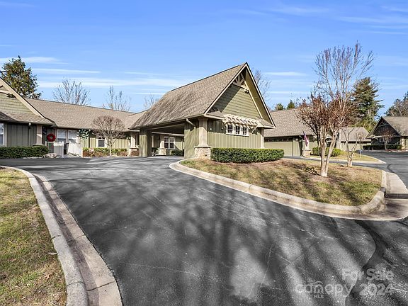 5th image of 302 Fox Den Ct