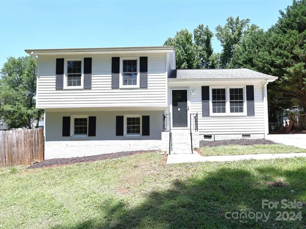 6131 Trotters Ridge Rd, Charlotte, NC 28227