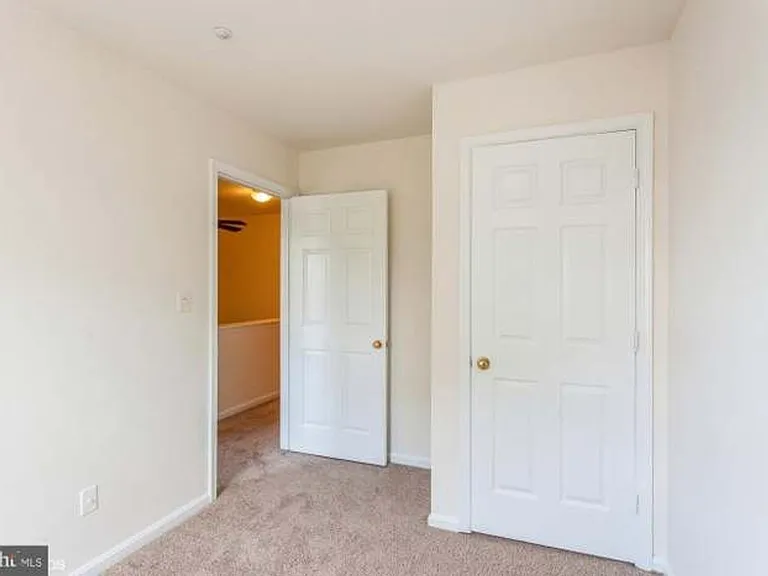 7836 Canter Ct — Photo 22