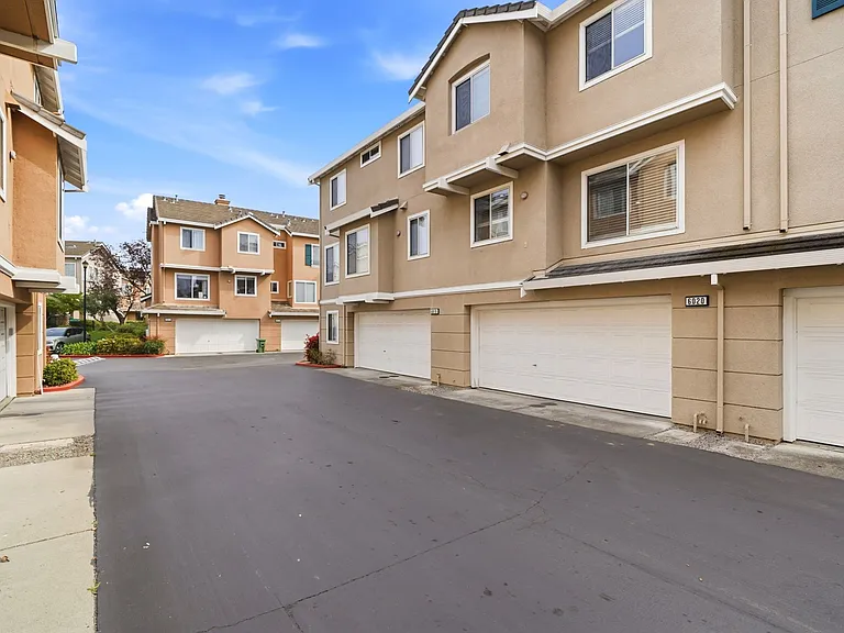6020 Condor St — Photo 4