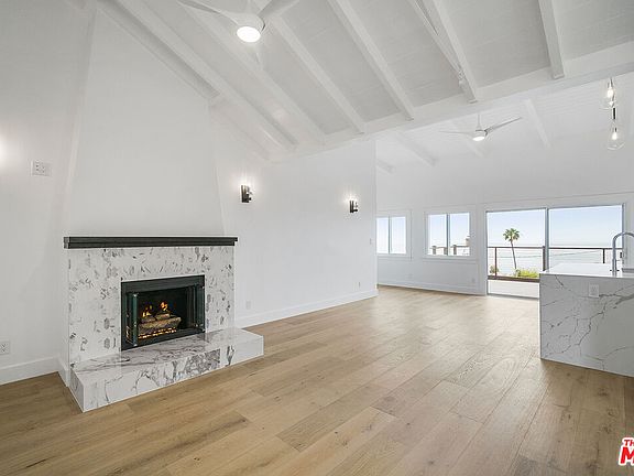 3rd image of 7325 Rindge Ave