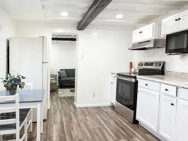 560 E Tonto St — Photo 7