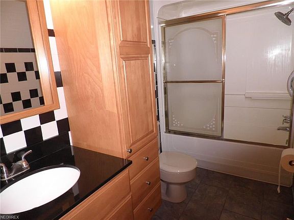 3rd image of 12435 Janette Ave