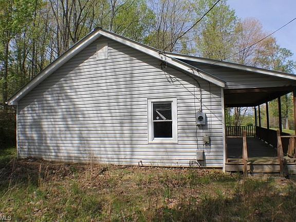 2nd image of 2140 E Pine St
