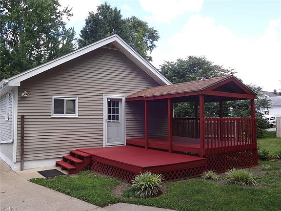 5th image of 349 Pauline Ave