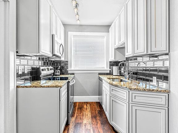 5th image of 5060 Chippewa St APT 2E